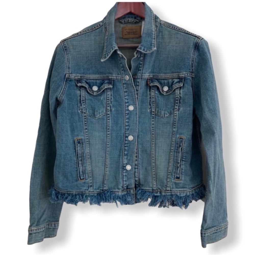 Levi’s Shredded Jean Jacket XL